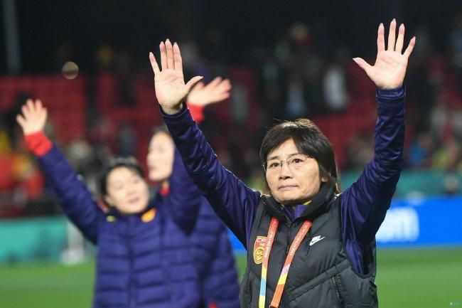 忏悔惊喜独自一人是女儿的朋友