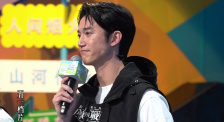女演员的胸